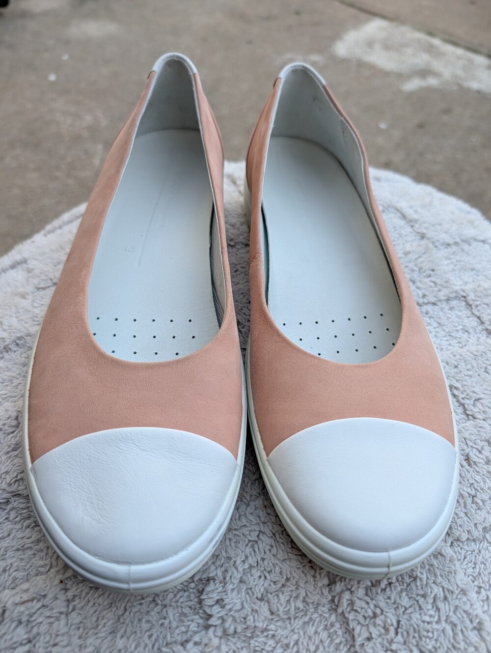NWOT Women's Ecco Light Pink Leather Slip Ons Size 12